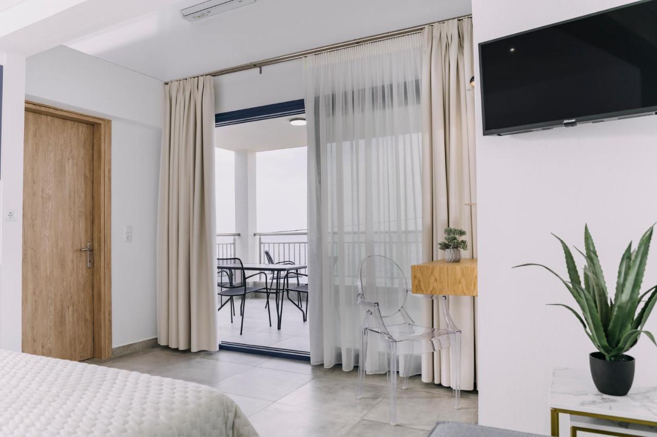 Blue Stone Luxury Suites 리메나리아 외부 사진