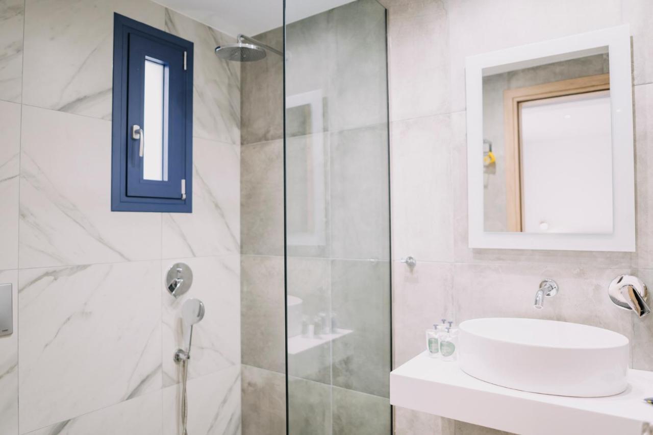Blue Stone Luxury Suites 리메나리아 외부 사진