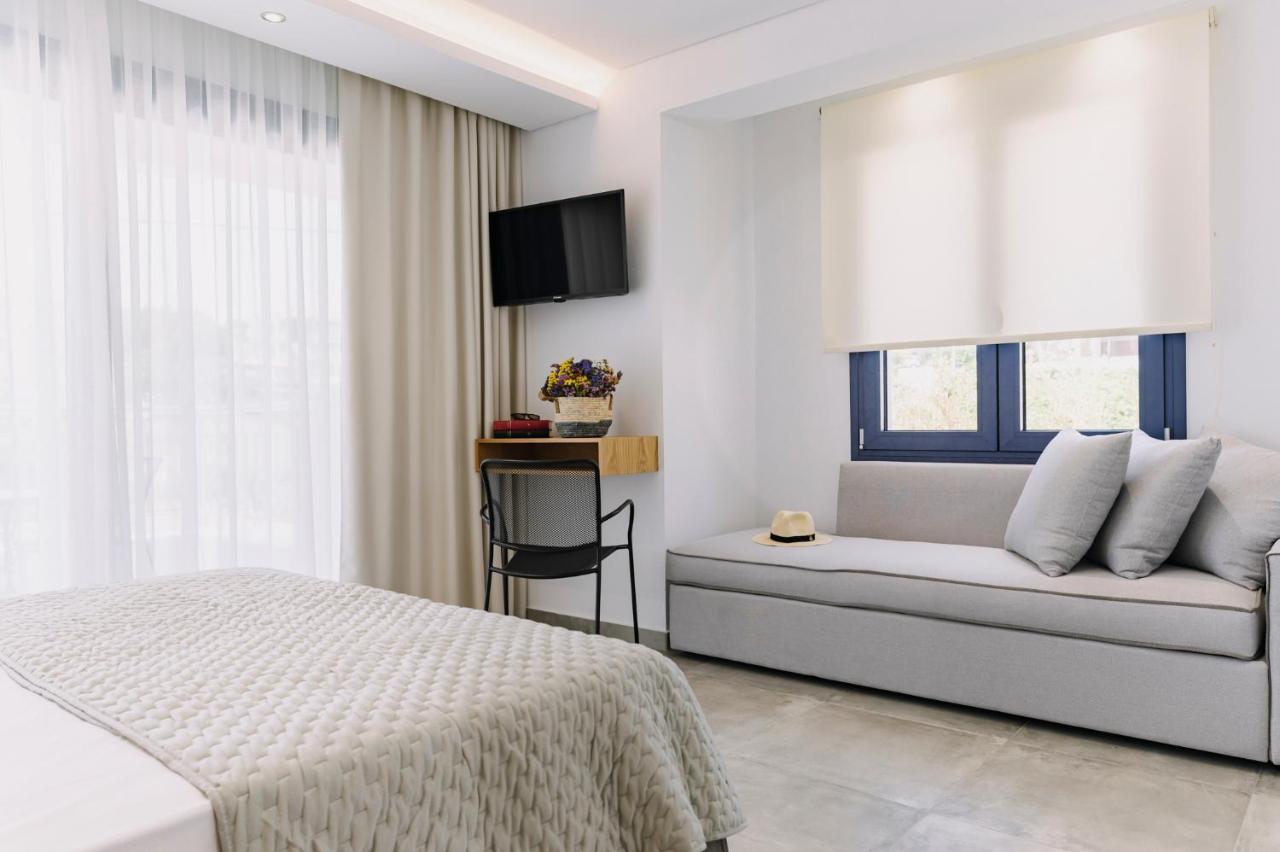 Blue Stone Luxury Suites 리메나리아 외부 사진