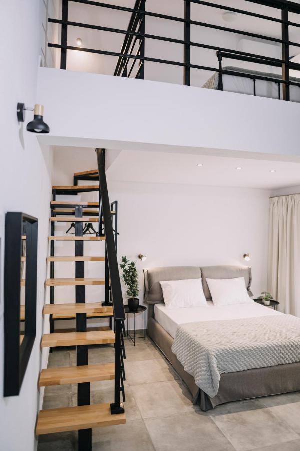 Blue Stone Luxury Suites 리메나리아 외부 사진