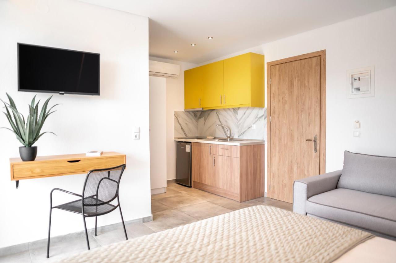 Blue Stone Luxury Suites 리메나리아 외부 사진