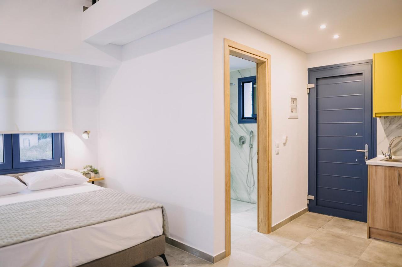 Blue Stone Luxury Suites 리메나리아 외부 사진