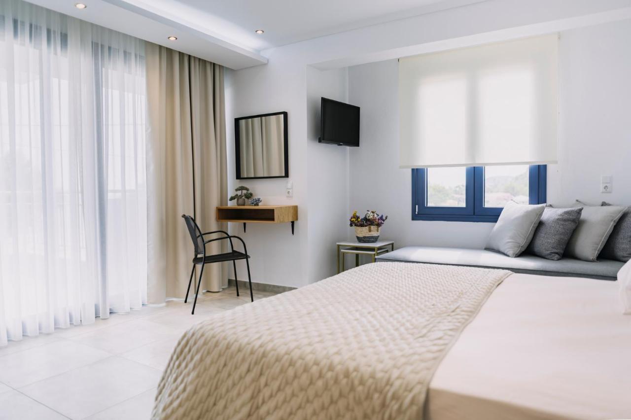 Blue Stone Luxury Suites 리메나리아 외부 사진
