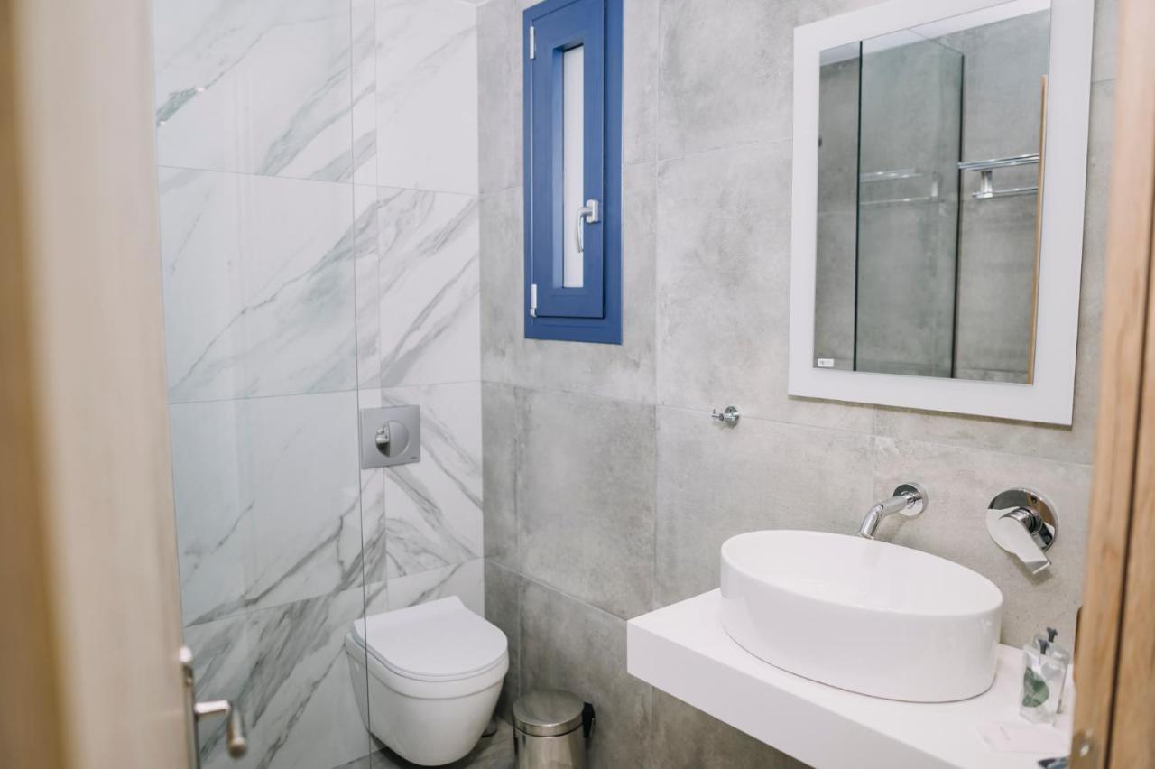 Blue Stone Luxury Suites 리메나리아 외부 사진