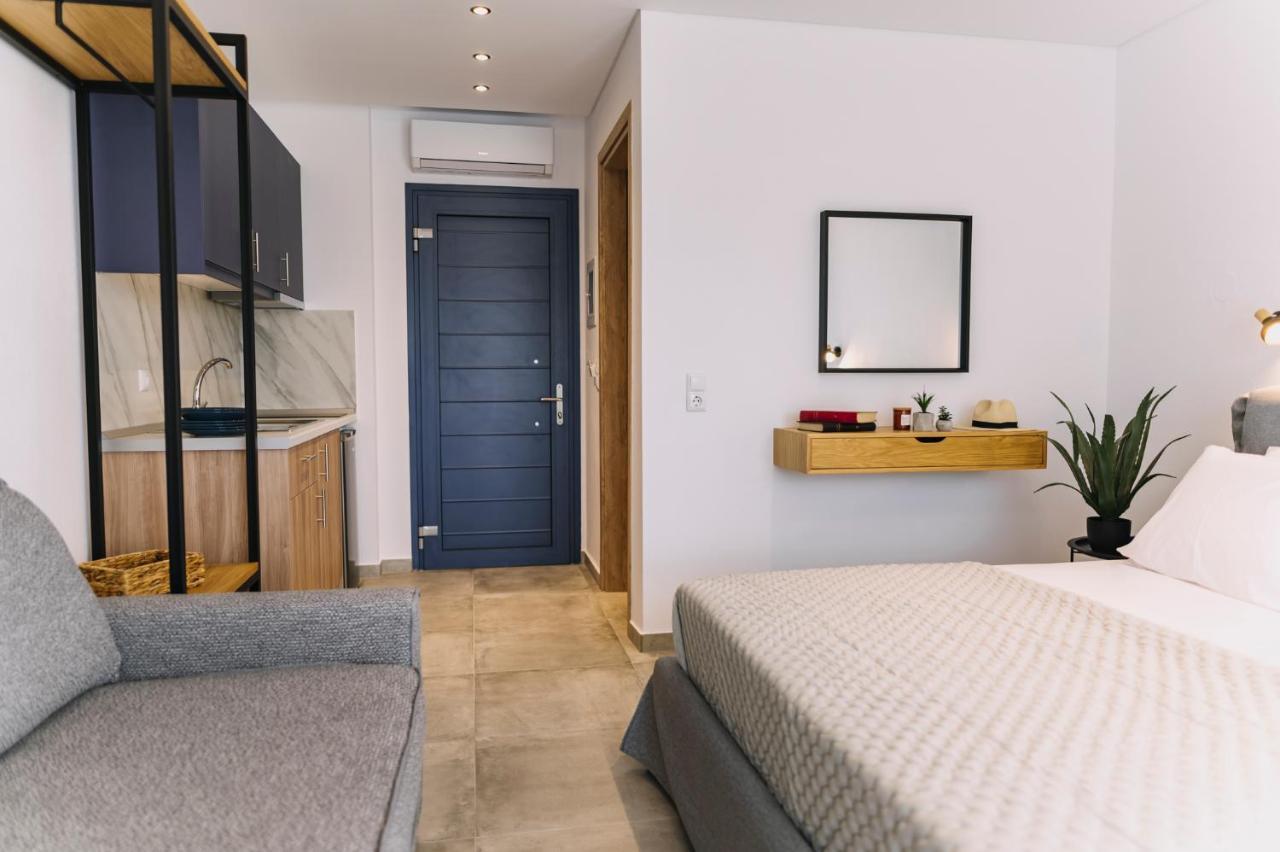 Blue Stone Luxury Suites 리메나리아 외부 사진