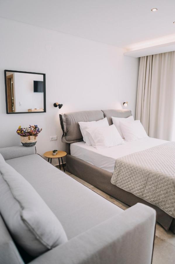 Blue Stone Luxury Suites 리메나리아 외부 사진