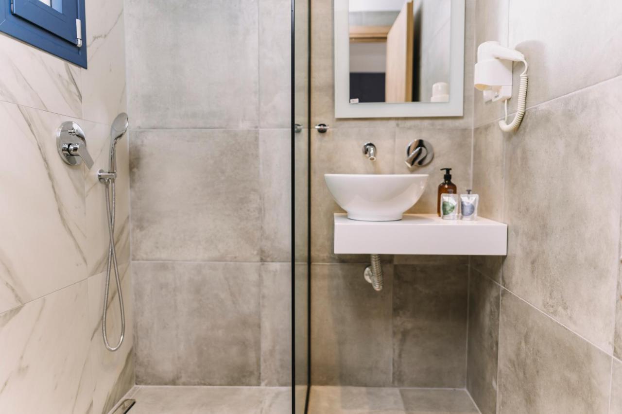 Blue Stone Luxury Suites 리메나리아 외부 사진