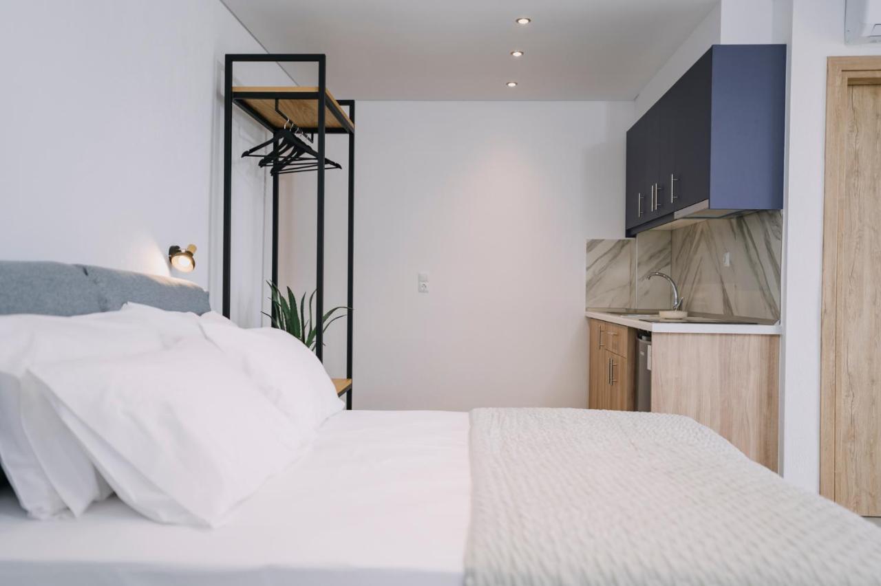 Blue Stone Luxury Suites 리메나리아 외부 사진