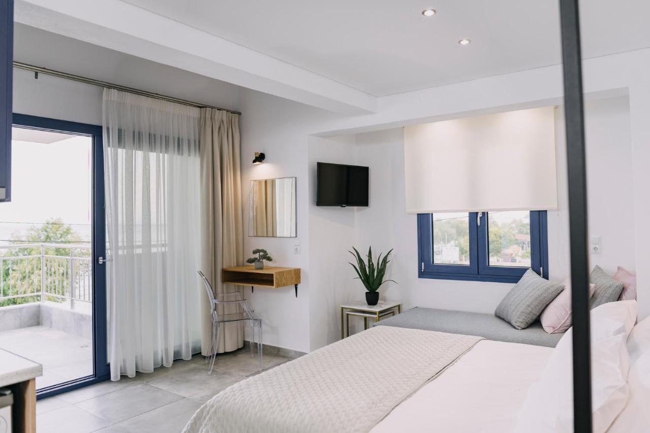 Blue Stone Luxury Suites 리메나리아 외부 사진
