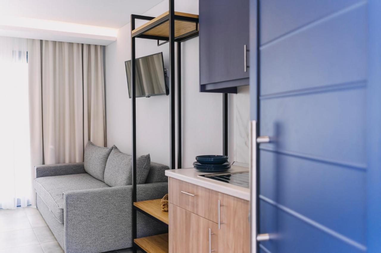 Blue Stone Luxury Suites 리메나리아 외부 사진